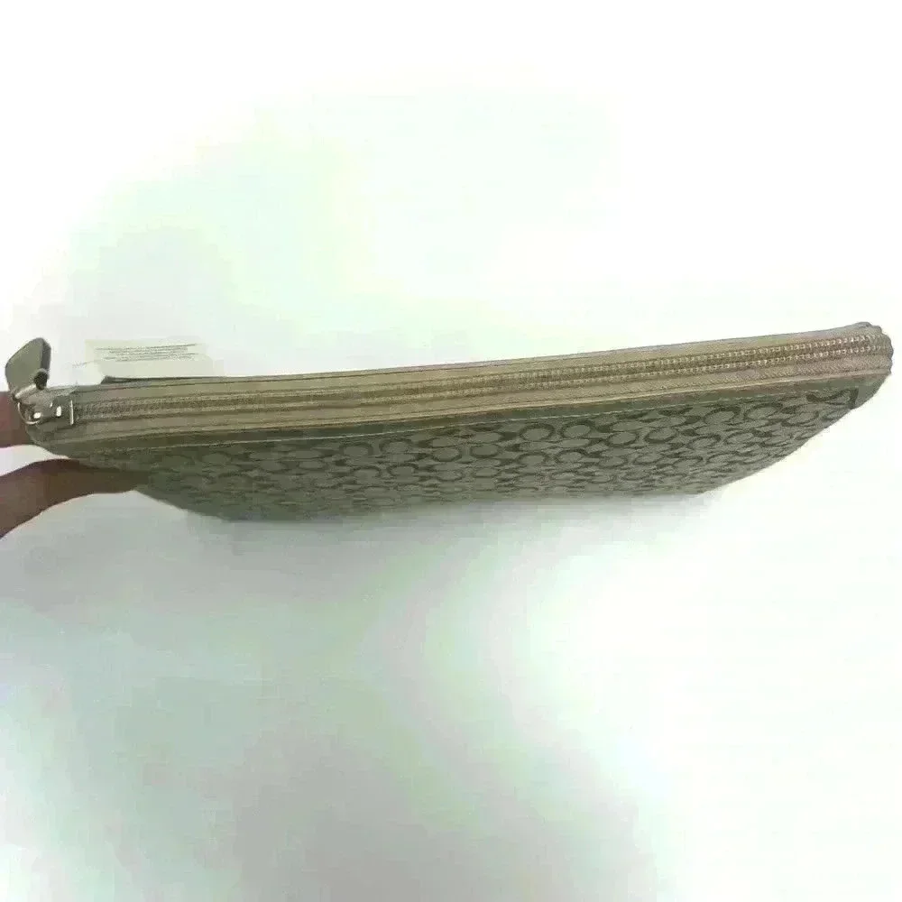 NWT Coach F61035 Khaki Signature Tablet SLV - Picture 4 of 8